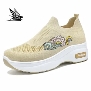 New Women's Lightweight Sole Casual Sneakers with Increased Height Breathable Fly Knit Sock Shoes
